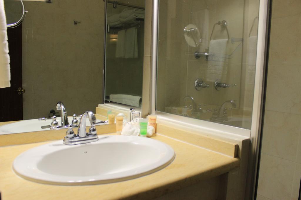 Toscana Inn Hotel Panama City Room photo